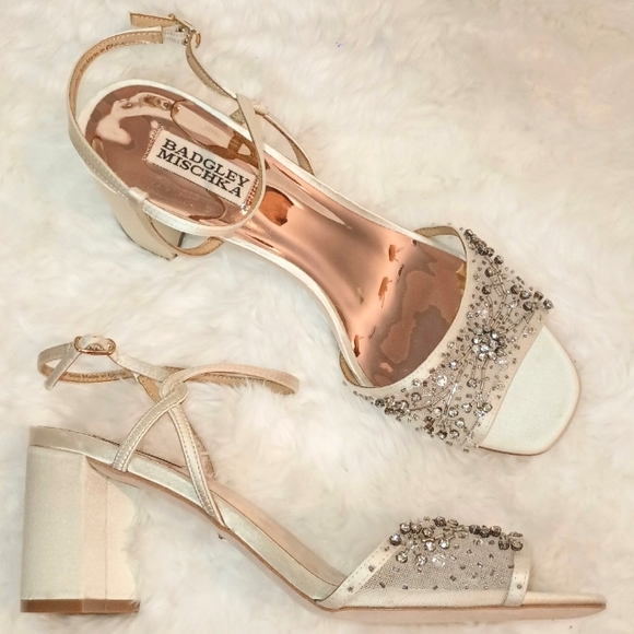 Badgley Mischka Blaine Ivory Formal Heel - Picture 2 of 5